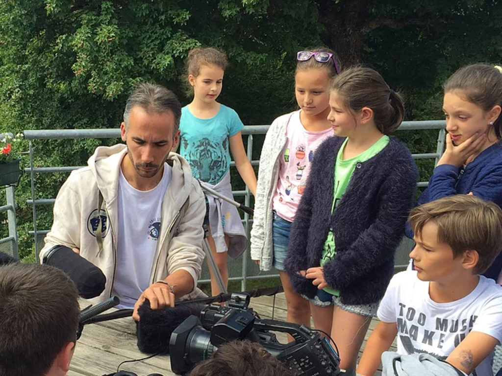 Initiation à la vidéo avec une classe de primaire.